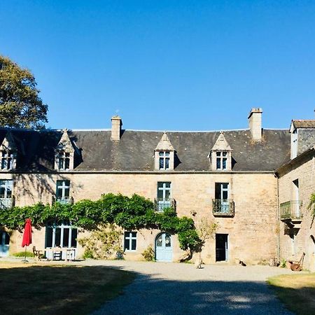 Bed and Breakfast Manoir De Botcol Saint-Nicolas-du-Pélem Esterno foto