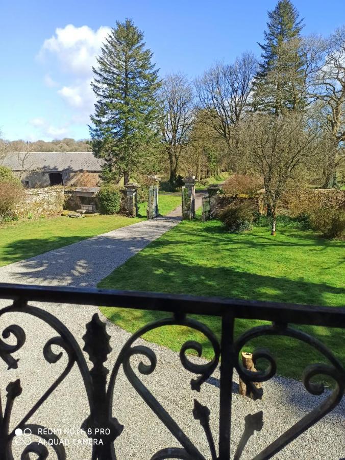 Bed and Breakfast Manoir De Botcol Saint-Nicolas-du-Pélem Esterno foto
